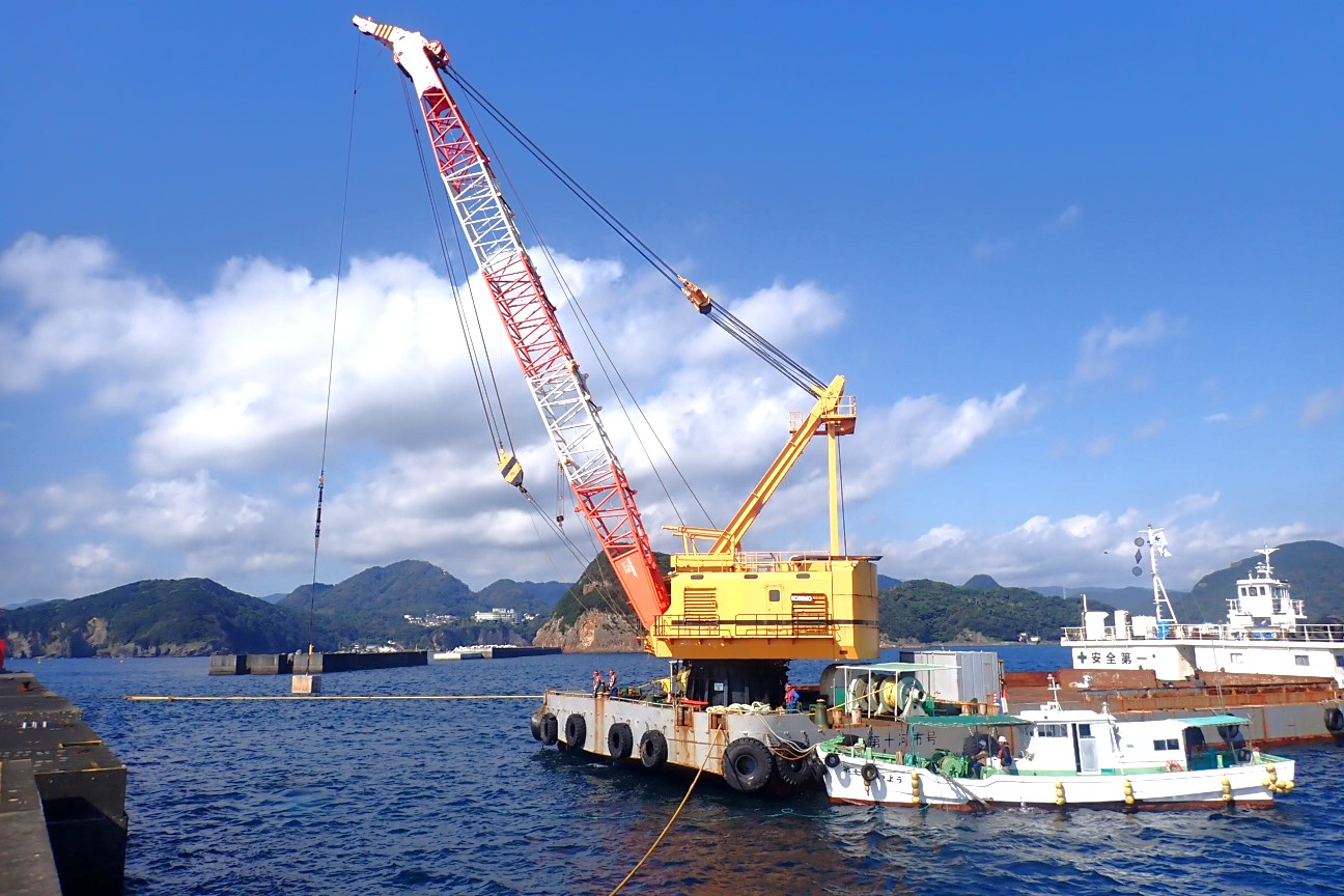 海底熟成酒沈めました - 河津建設株式会社